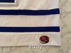 Gary Roberts CCM Toronto Maple Leafs Jersey Youth Small / Medium NHL Stitched