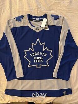 Toronto Maple Leafs Adidas Reverse Retro Jersey Size 54 NWT