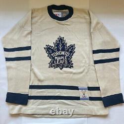 Toronto Maple Leafs CCM Vintage NHL Sweater Jersey Large