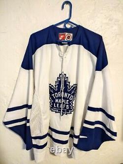 Toronto Maple Leafs Nike Jersey Sz L. Ships to canada