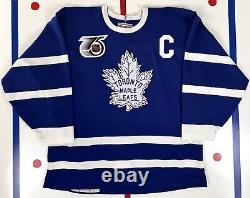 Toronto Maple Leafs Vintage TBTC NHL Hockey Jersey Authentic Wendel Clark CCM 52