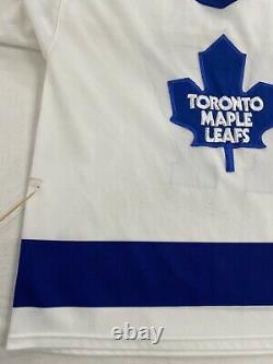 Vintage Toronto Maple Leafs Wendel Clark CCM Maska Jersey Sz Large 90s NHL Sewn